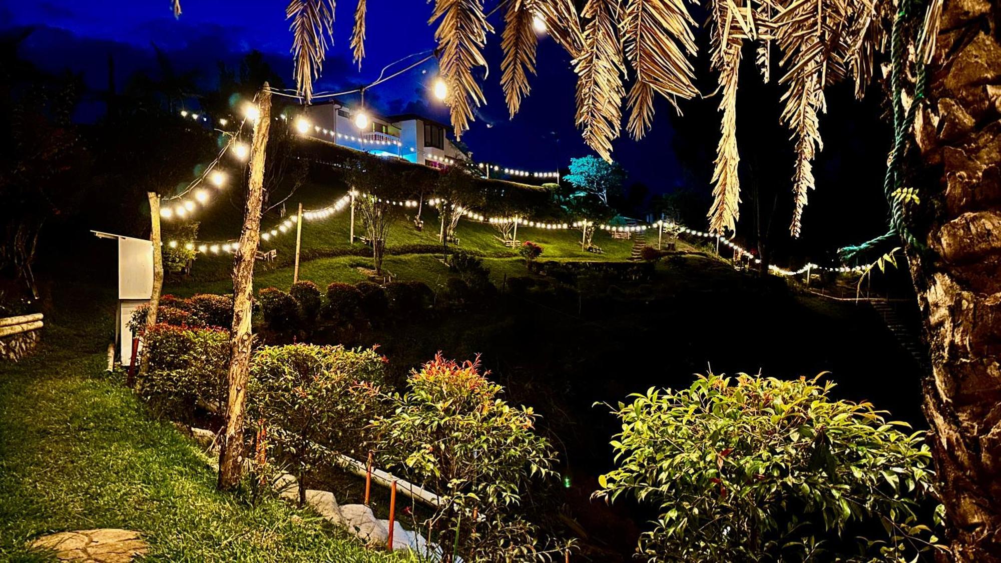 Hotel Casa Flotante La Trinidad Guatapé Exterior foto
